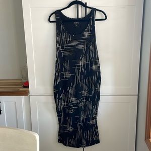 Sleeveless maternity dress, EUC, size XL
